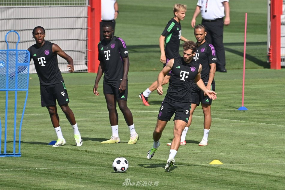 何卓佳以 何卓佳以